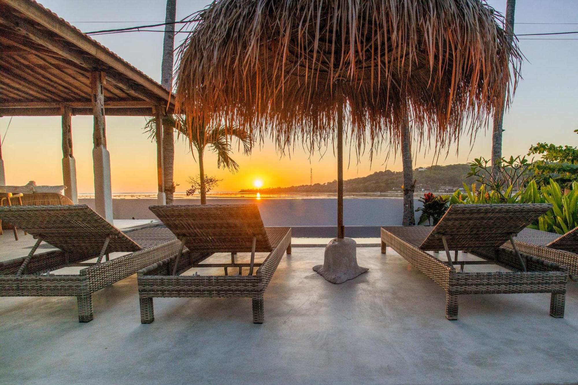 Sunset House Ceningan, 10 Person Beachview Private Villa Lembongan Exterior photo