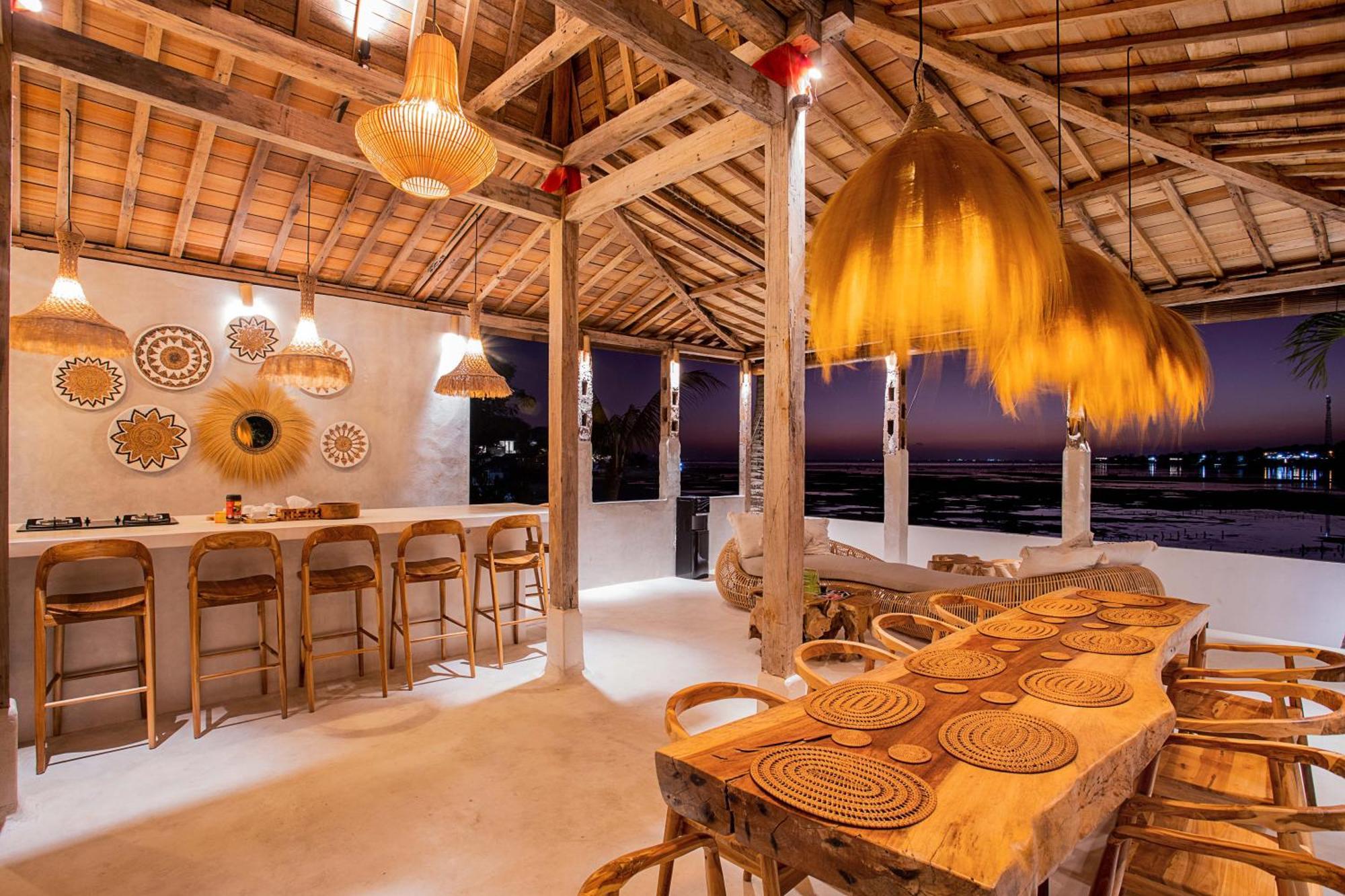 Sunset House Ceningan, 10 Person Beachview Private Villa Lembongan Exterior photo